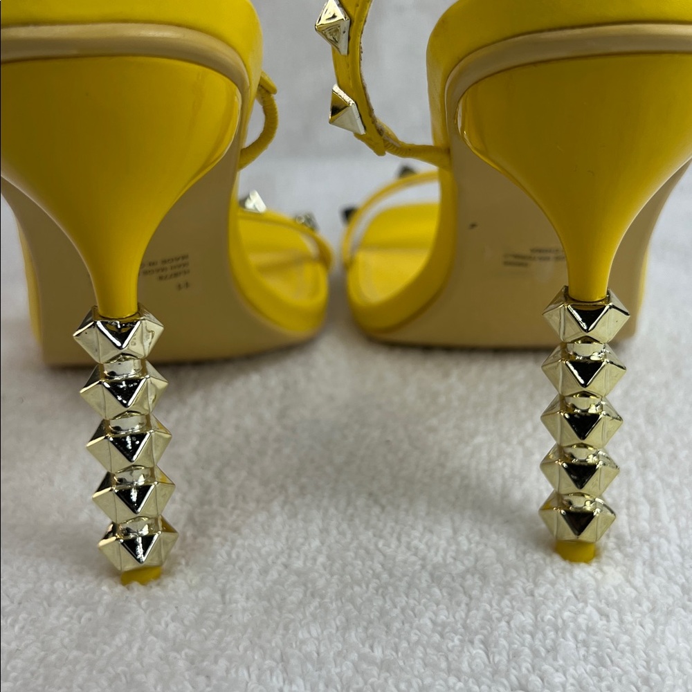 Cape Robbin, Yeow stiletto heels with metal accents - Picture 4 of 7